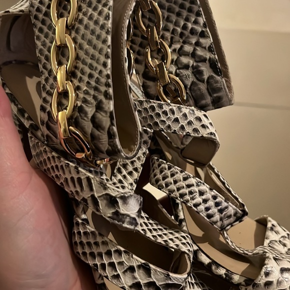 Diane von Furstenberg Snakeskin Chain Heels -size 9 - great used condition- 🤩 - Picture 11 of 14